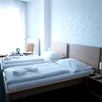 Otel Modena 3*