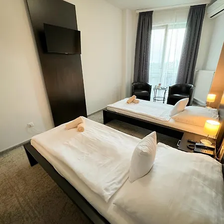 Modena Hotel 3*