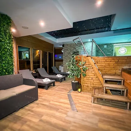 Modena Hotel 3*