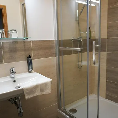 Hotel Modena 3*