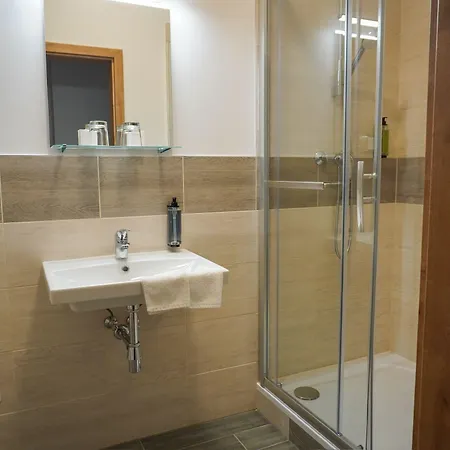 Modena Hotel 3*