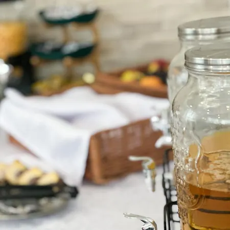 Modena Отель 3*