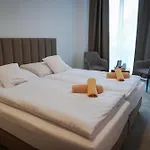 Modena 3*